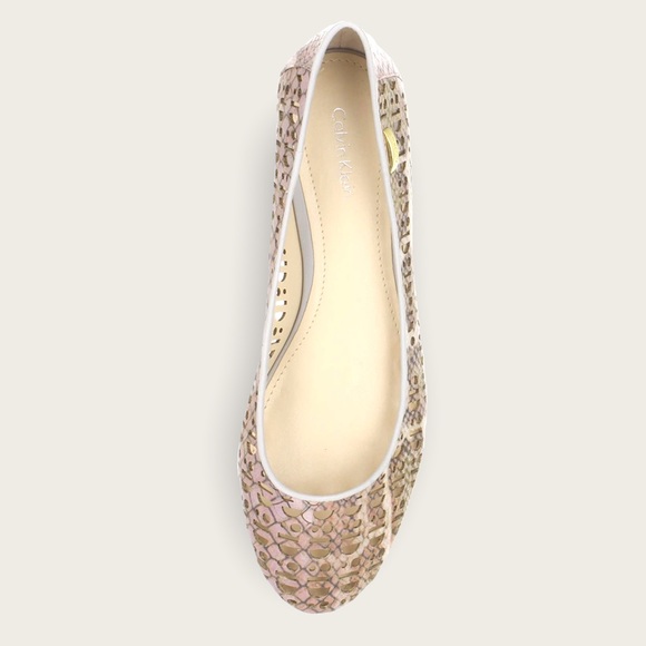 Calvin Klein [8M] Geometric Cut-Out Pink Snakeskin Print Round Toe Flats - Picture 2 of 14